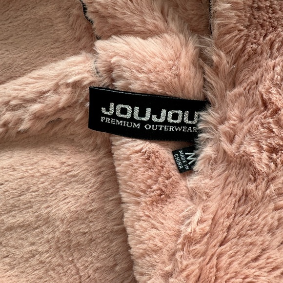 NEW WITHOUT TAGS- Vegan leather Jacket with faux fur lining - Picture 2 of 6